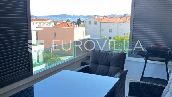Zadar, Borik, moderní třípokojový byt s výhledem na moře