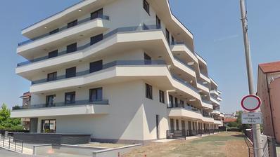 Velika Gorica, četverosoban stan 125 m² u novogradnji s 2 parkinga u garaži