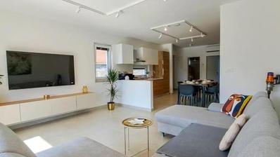 Istria, Valbandon, modern four-room apartment 119 m² with garden, terrace and parking, from 01.10.