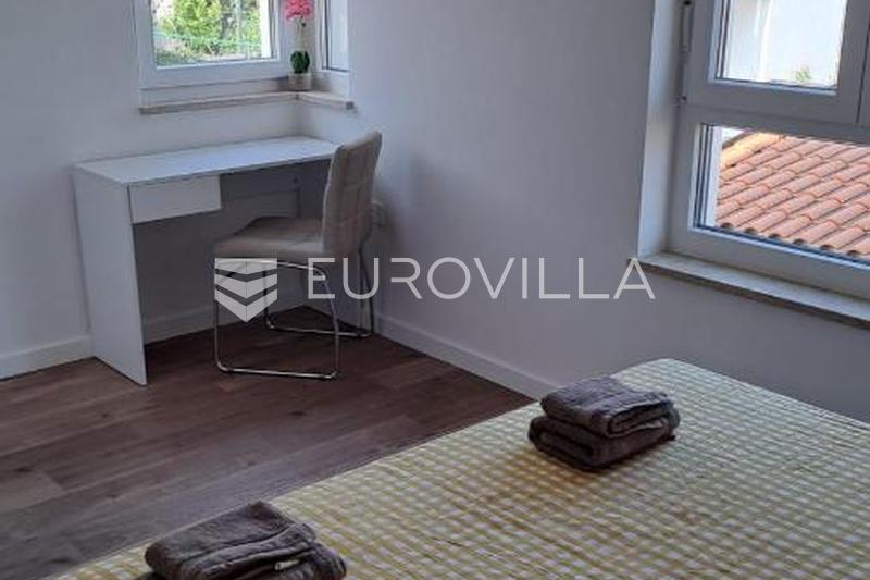 Istria, Valbandon, modern four-room apartment 119 m² with garden, terrace and parking, from 01.10. - 18