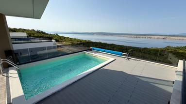 Jadranovo, modern semi-detached villa with an outdoor pool and sauna
