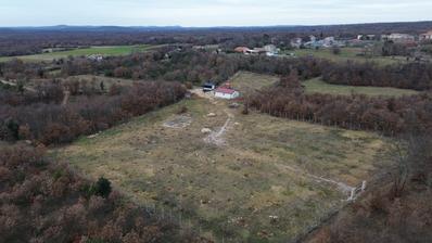 Ístria, Svetvinčenat - amplo terreno misto com projeto e licença, localização tranquila 27.277 m²