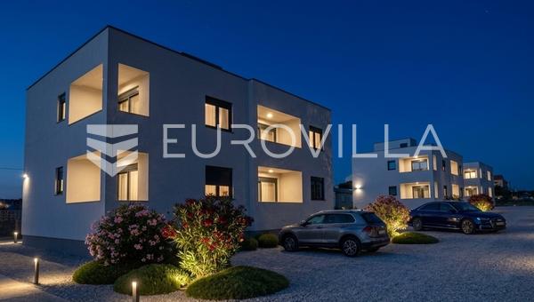Vrsi, dvoupokojový byt se střešní terasou, novostavba