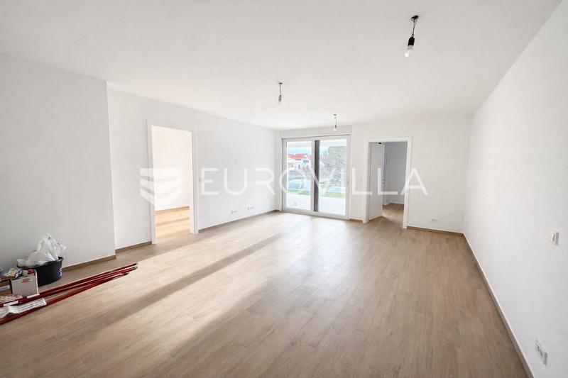 Pag, Povljana, dvosoban stan u vrhunskoj novogradnji, vrt, 87,27 m²