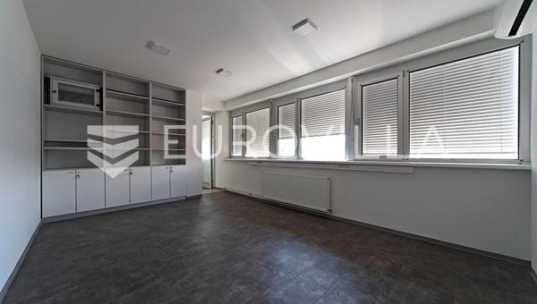 Osijek, Şehir Merkezi - Satılık Ofis Alanı, Toplam Alan 348 m²