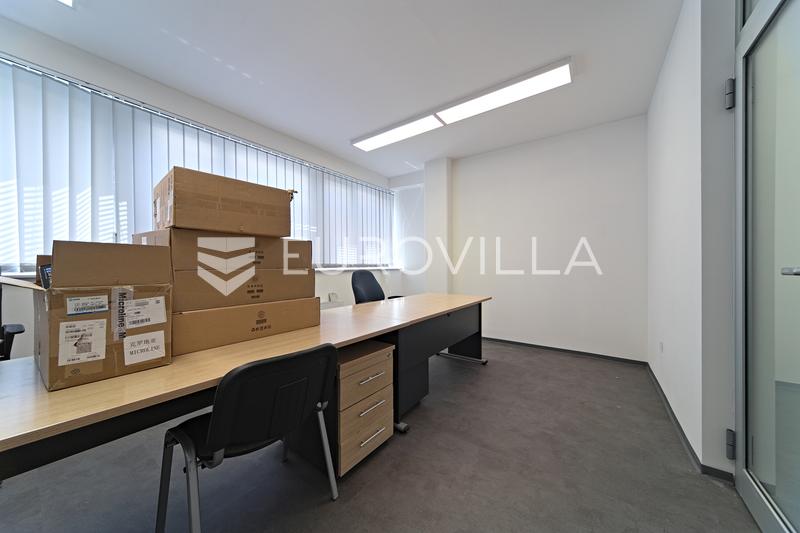 Osijek, Centrum města - Kancelářské prostory na prodej, Celková plocha 348 m² - 8