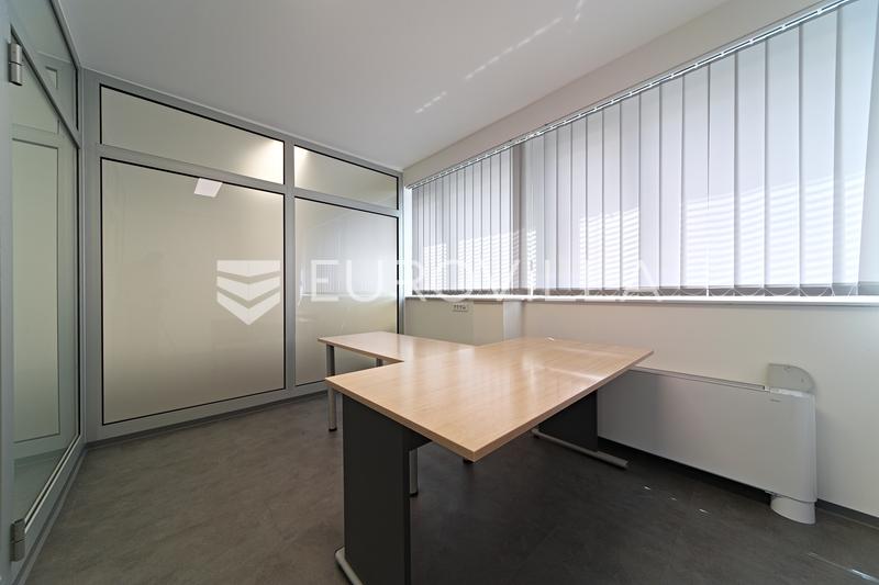 Osijek, Centrum města - Kancelářské prostory na prodej, Celková plocha 348 m² - 13