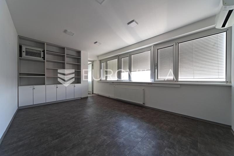 Osijek, Centrum města - Kancelářské prostory na prodej, Celková plocha 348 m² - 1