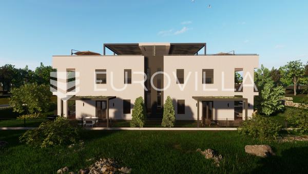 Nin, terreno atrativo com projeto e licença de construção