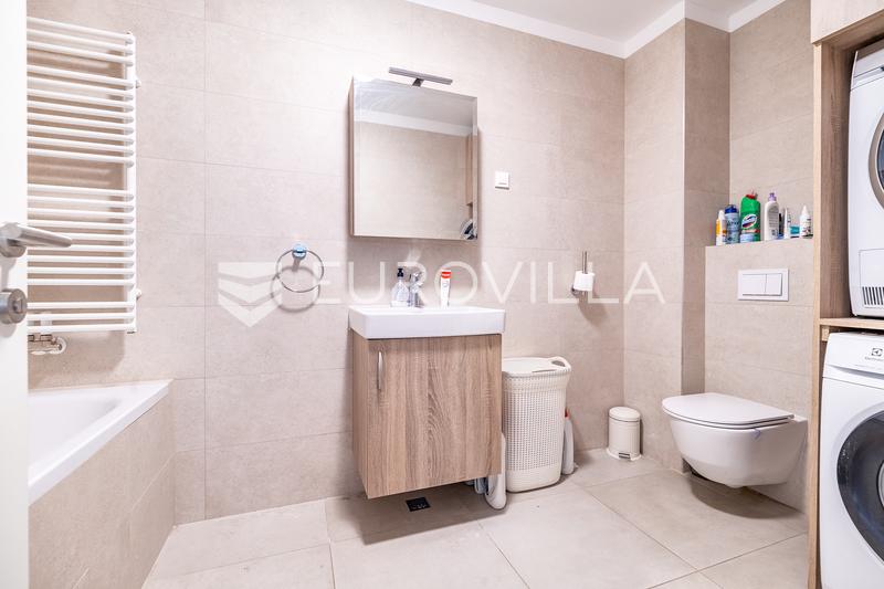 Záhřeb, ulice Crnomerec-Domobranska, byt 2+kk 74 m² a garážové stání - 6