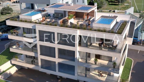 Pag, Povljana, ático con piscina y vistas al mar, 140 m²