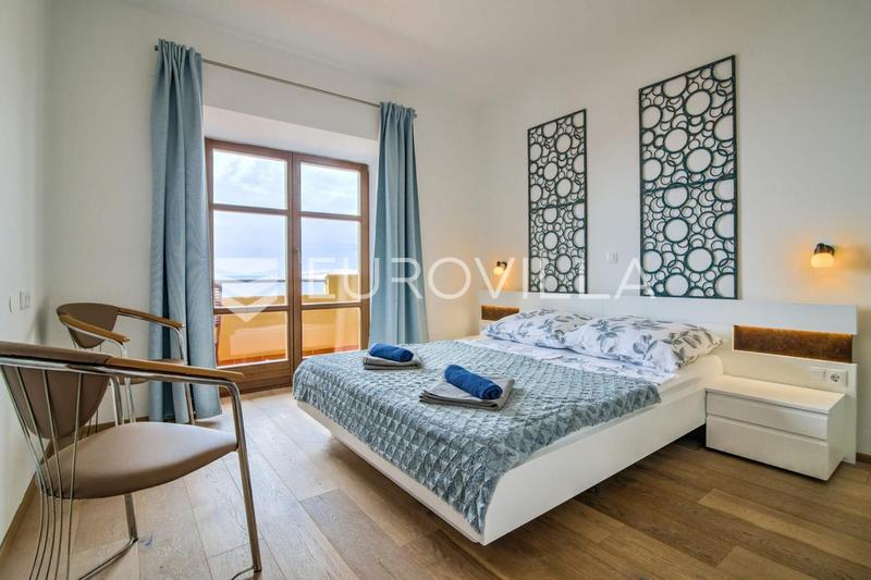 Senj, Haus mit vier Wohnungen und einem Swimmingpool, 346 m² - 20