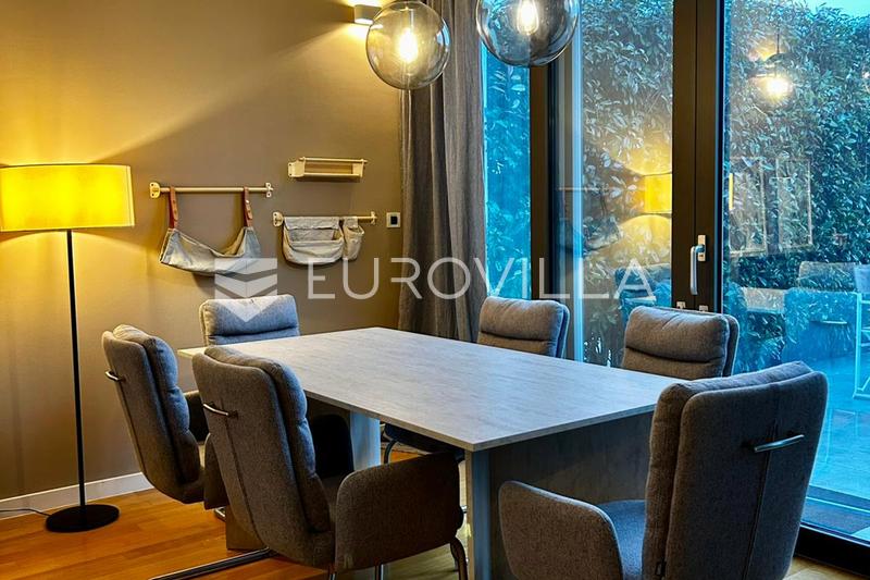 Novi Zagreb, Golf Resort, moderna četverosobna kuća u nizu s vrtom