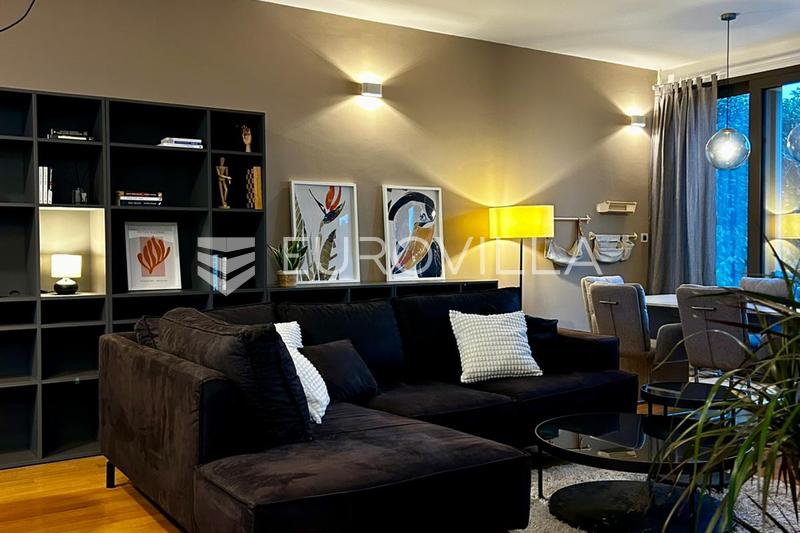 Novi Zagreb, Golf Resort, moderna četverosobna kuća u nizu s vrtom