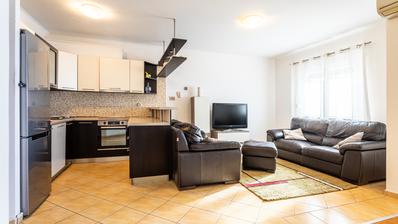 À Kaštel Lukšić, deux options de location s'offrent à vous : un appartement T2 est disponible, ainsi qu'un appartement T