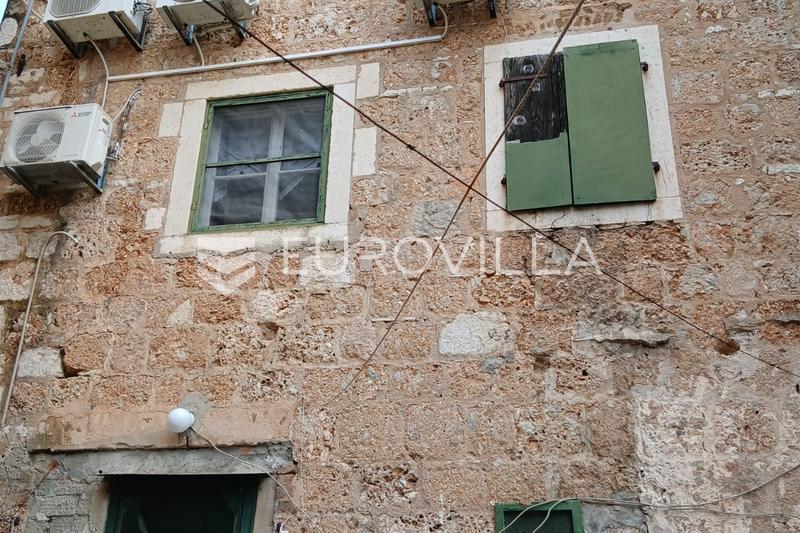 Vis, Komiža, kamena kuća s apartmanima - 1