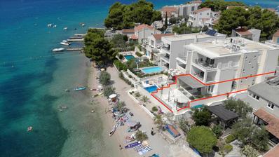 Zaboric, prachtig appartement met drie slaapkamers direct aan het strand, netto bruikbare oppervlakte 121,99 m².