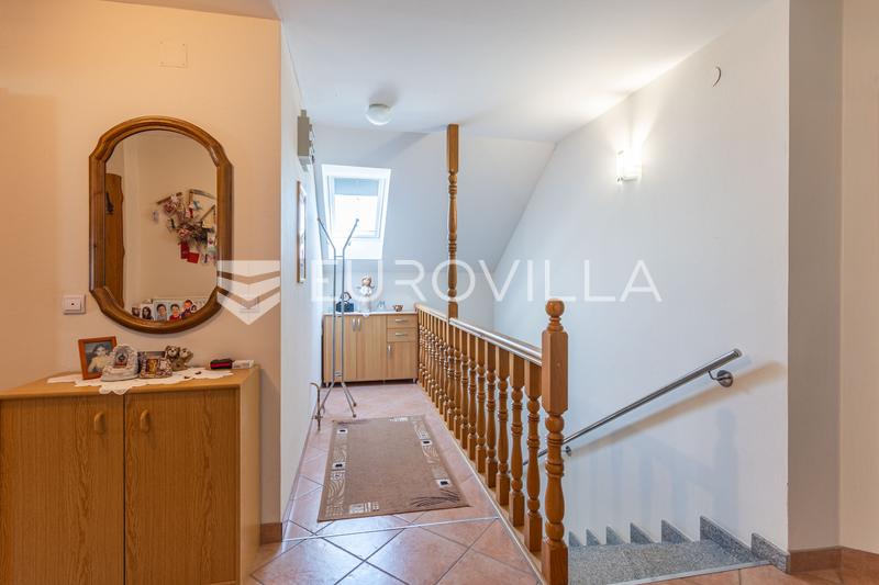 Gornji Kneginec, przestronny dom rodzinny w atrakcyjnej i spokojnej lokalizacji - 9
