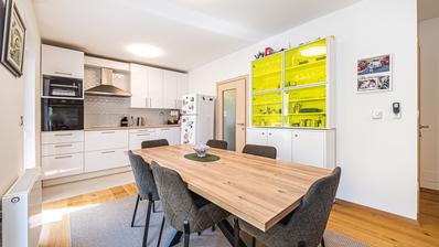 Samobor, Perkovceva, cómodo apartamento de dos dormitorios, 87 m²