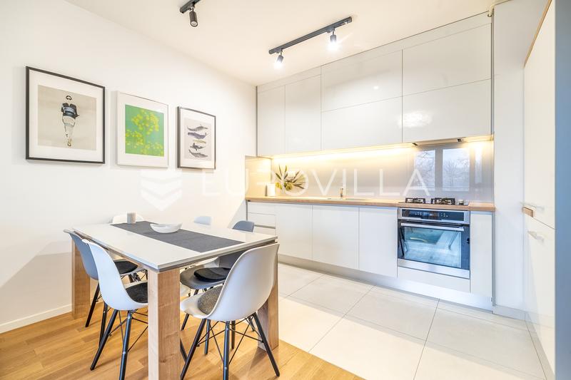 Zagreb, Trg Franje Tuđmana, prekrasan dvosoban stan 50 m²