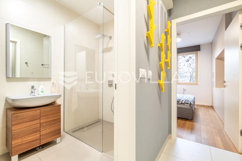 Zagreb, Trg Franje Tuđmana, prekrasan dvosoban stan 50 m²