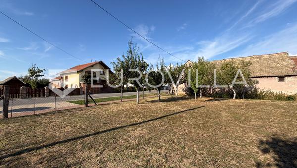 Satnica Dakovacka - Rakennustontti 459 m², 15 m etuleveys