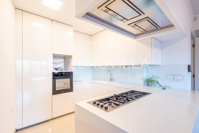Zagreb, Medveščak, atraktivan četverosoban stan 121 m² - 9