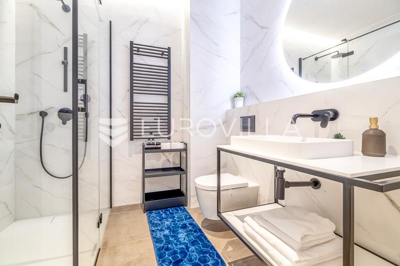 Zagreb, Štrigina, attractive two-bedroom apartment with a spacious terrace and garage parking space