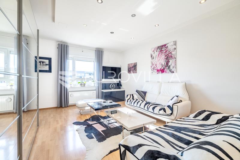 Zagreb, Špansko, dvosoban penthouse s garažnim parkirnim mjestom, 70 m² - 3