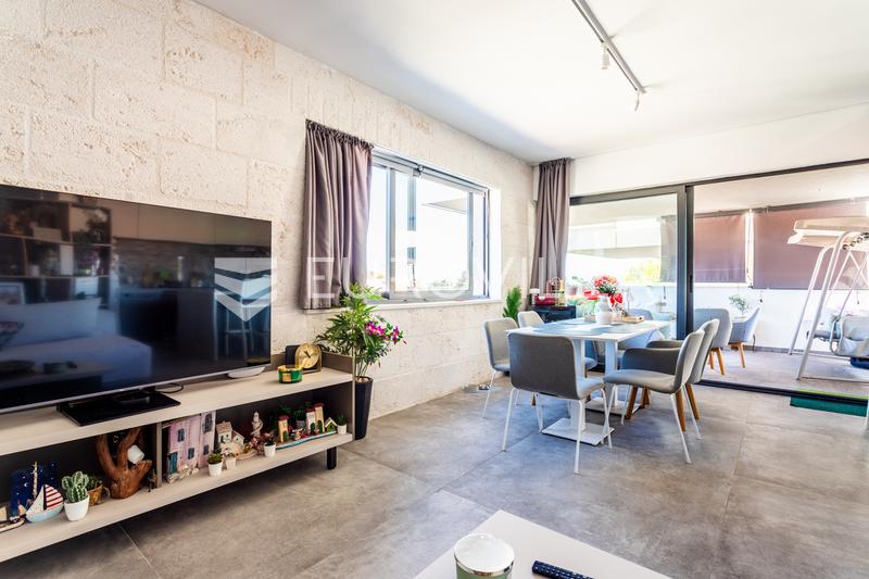 Brac, Sutivan - lejlighed med have, pool og havudsigt, der ligner et lille hus - 6