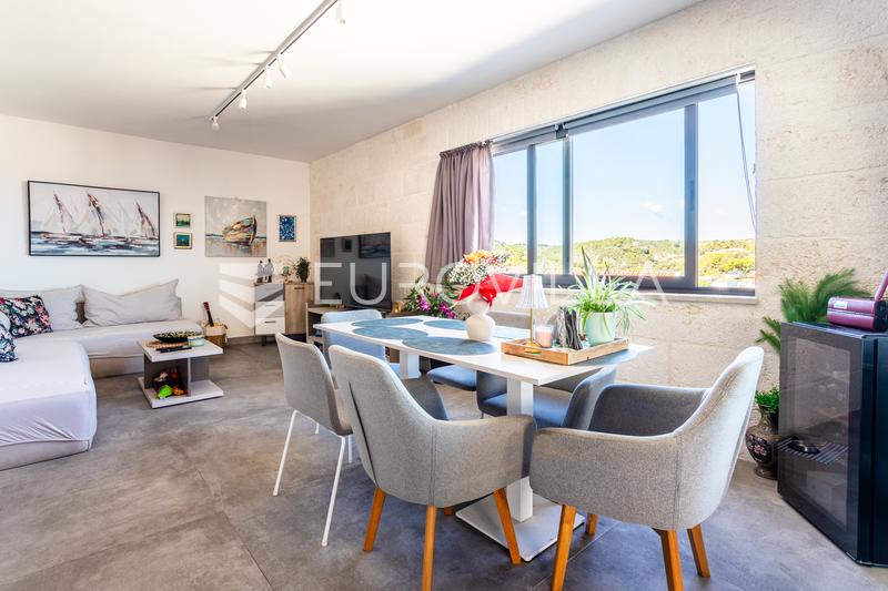 Brac, Sutivan - lejlighed med have, pool og havudsigt, der ligner et lille hus - 7
