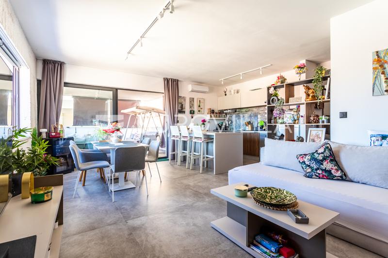 Brac, Sutivan - lejlighed med have, pool og havudsigt, der ligner et lille hus - 5