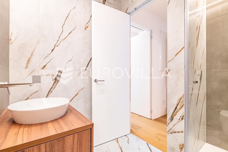 Zagreb, Trg Franje Tuđmana, dvosoban stan s loggiom i terasom 79.15 m², parkirno mjesto, spremište - 28