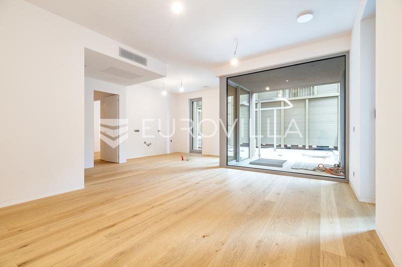 Zagreb, Trg Franje Tuđmana, dvosoban stan s loggiom i terasom 79.15 m², parkirno mjesto, spremište - 23