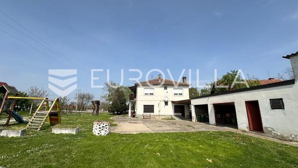Vukovar, Sotin, kuća s poslovnim prostorom i velikom parcelom 3.675 m²