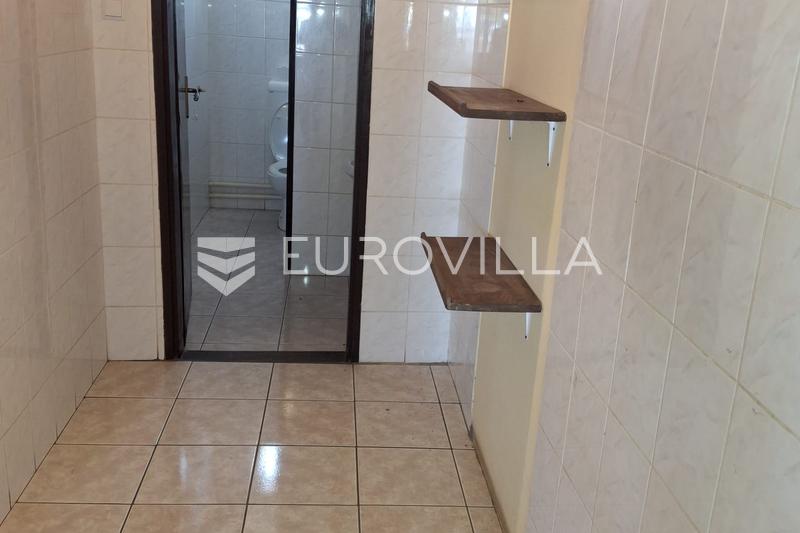 Vukovar, Sotin, ticari alanlı ev ve büyük arsa 3.675 m² - 24