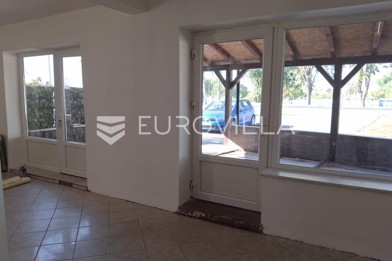 Vukovar, Sotin, ticari alanlı ev ve büyük arsa 3.675 m² - 31
