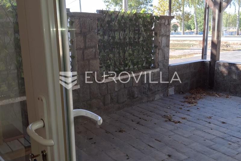 Vukovar, Sotin, ticari alanlı ev ve büyük arsa 3.675 m² - 22