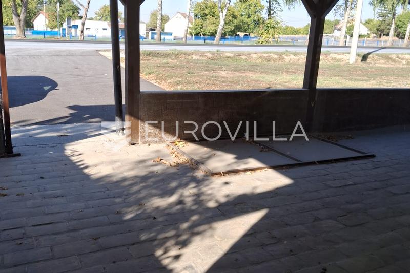 Vukovar, Sotin, ticari alanlı ev ve büyük arsa 3.675 m² - 29