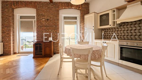 Rijeka, Belveder - Geniş bir balkona ve deniz manzarasına sahip 82 m² daire