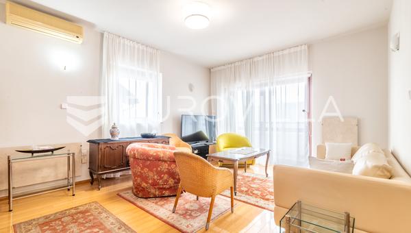 Zagreb, Mikulići, izvrstan trosoban stan s parkirnim mjestom 70 m²