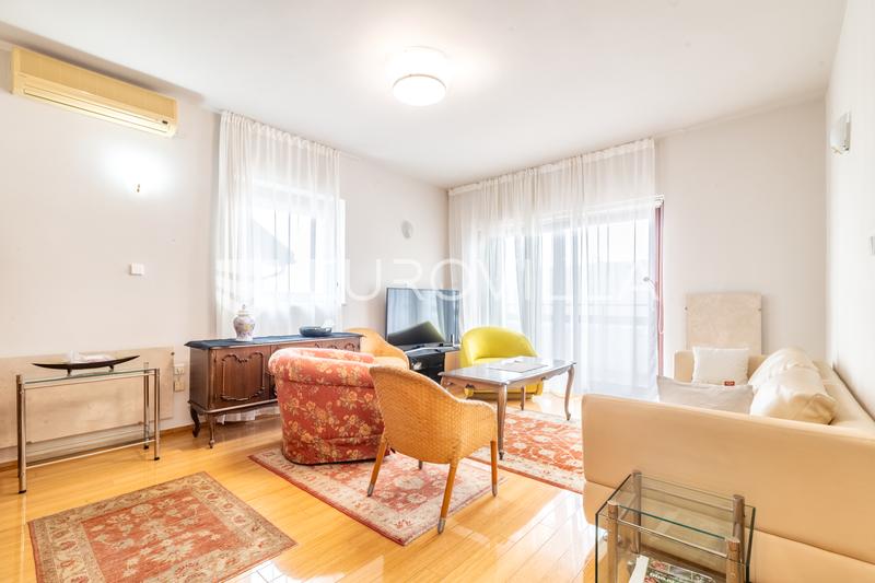 Zagreb, Mikulići, functional two-bedroom apartment with parking space 70 m²