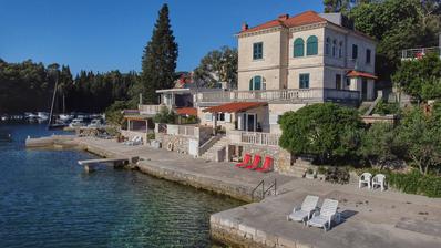 Otok Korčula, grad Korčula, apartmani uz more u blizini stare jezgre