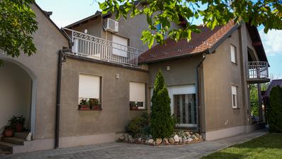 Vinkovci, kuća 300 m², centar, namještena, odmah useljiva