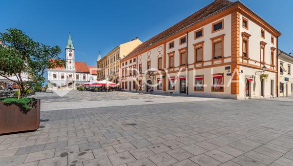 Varaždin, Centro, un apartamento barroco de dos niveles en el corazón de la ciudad 231 m²