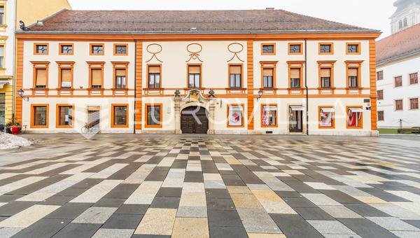 Varaždin, Centar, Barokni dvoetažni stan 231 m²