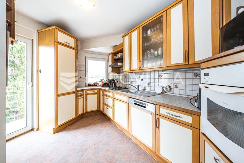 Zágráb, Maksimir, lakó- és kereskedelmi épület 602 m², melléképület 43 m² - 16