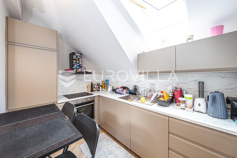 Zágráb, Maksimir, lakó- és kereskedelmi épület 602 m², melléképület 43 m² - 18