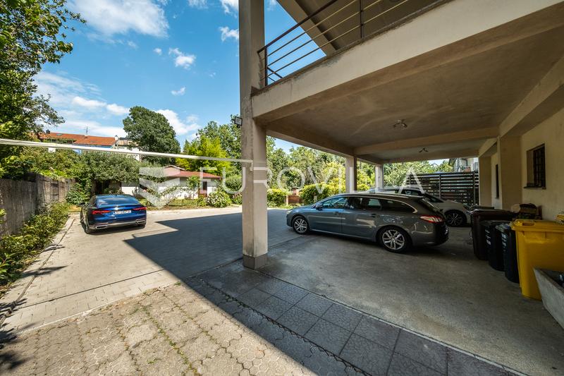 Zágráb, Maksimir, lakó- és kereskedelmi épület 602 m², melléképület 43 m² - 29
