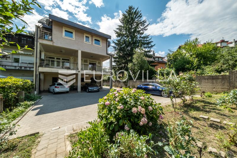 Zágráb, Maksimir, lakó- és kereskedelmi épület 602 m², melléképület 43 m² - 28